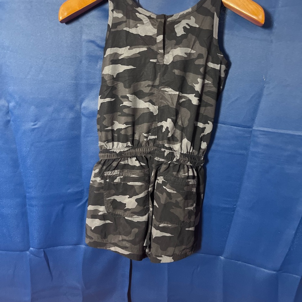 Athleta Kids Black and Gray Camouflage Romper